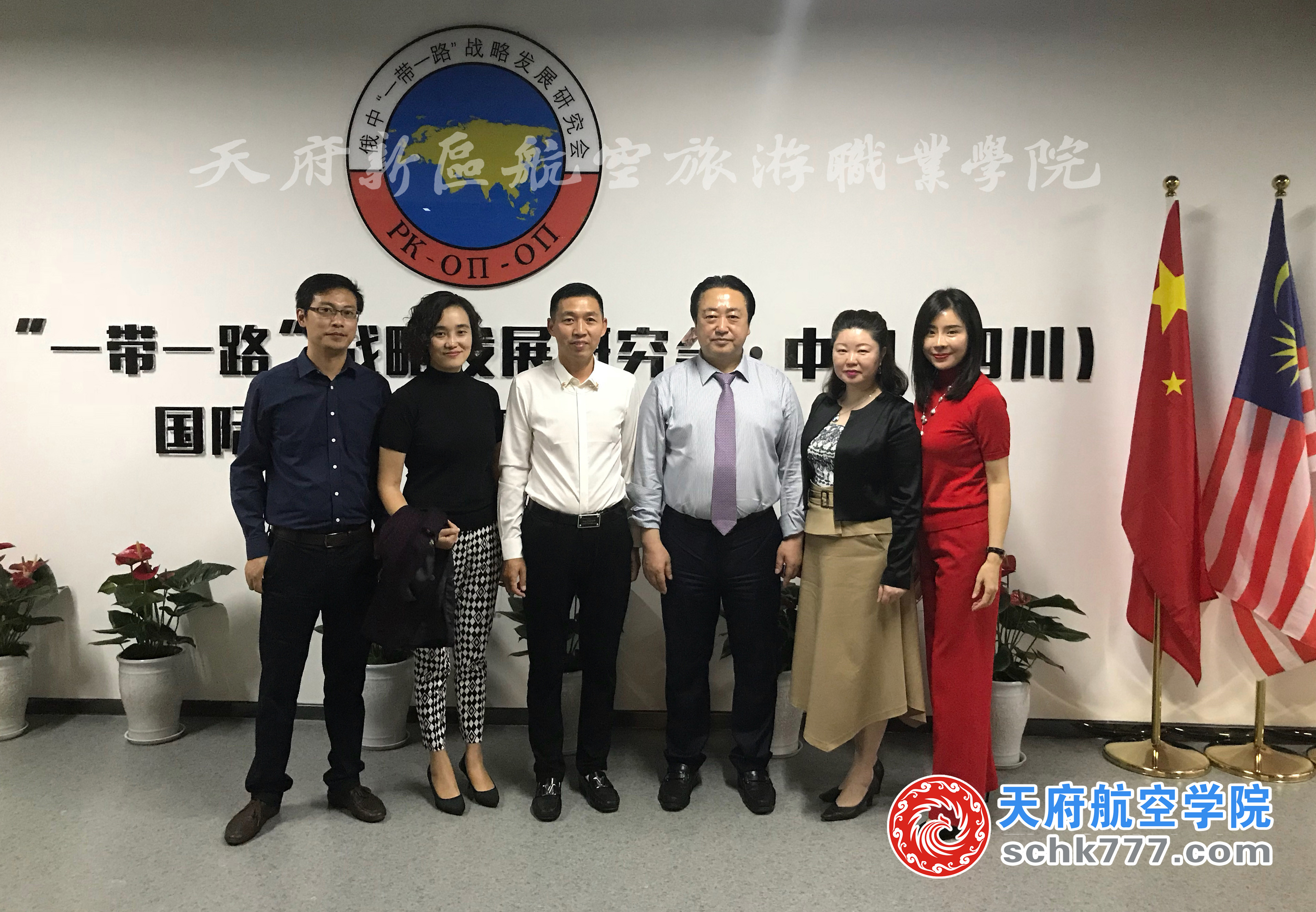 辜院會(huì)見俄中一帶一路戰(zhàn)略發(fā)展研究會(huì)主席，杰出華僑陳志剛主席 (1)_副本.jpg